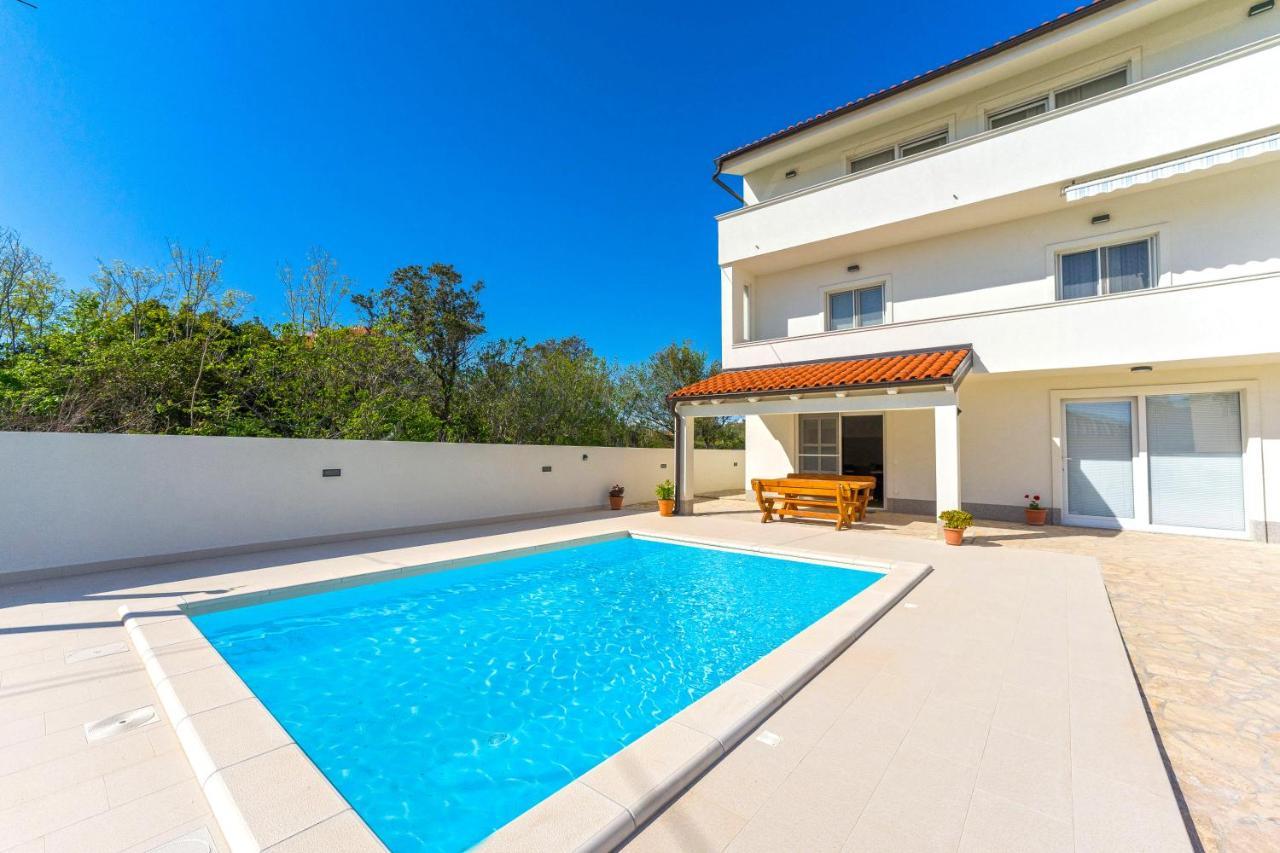 Villa Bianca - Apartment With Private Pool 普利拉卡 外观 照片